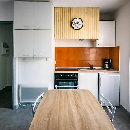 Studio 2 + 2 Dans Résidence Avec Piscine * Bandol