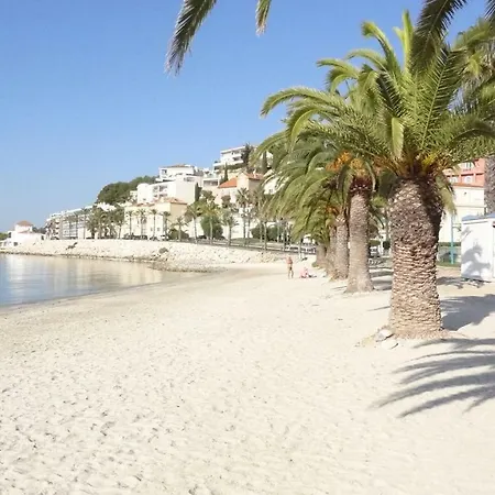 Appartement Studio 2 + 2 Dans Résidence Avec Piscine Bandol