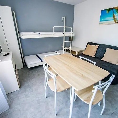 2 + 2 Dans Avec Piscine Bandol