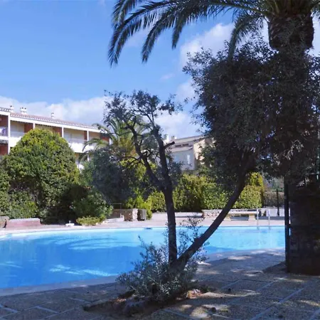 2 + 2 Dans Avec Piscine Apartman *
